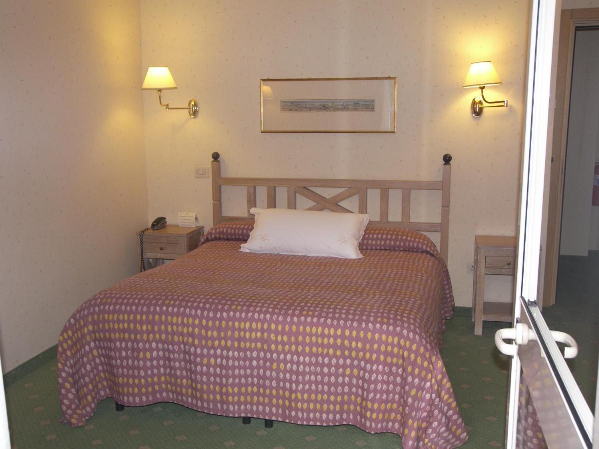 Des Reves Hotel 4*