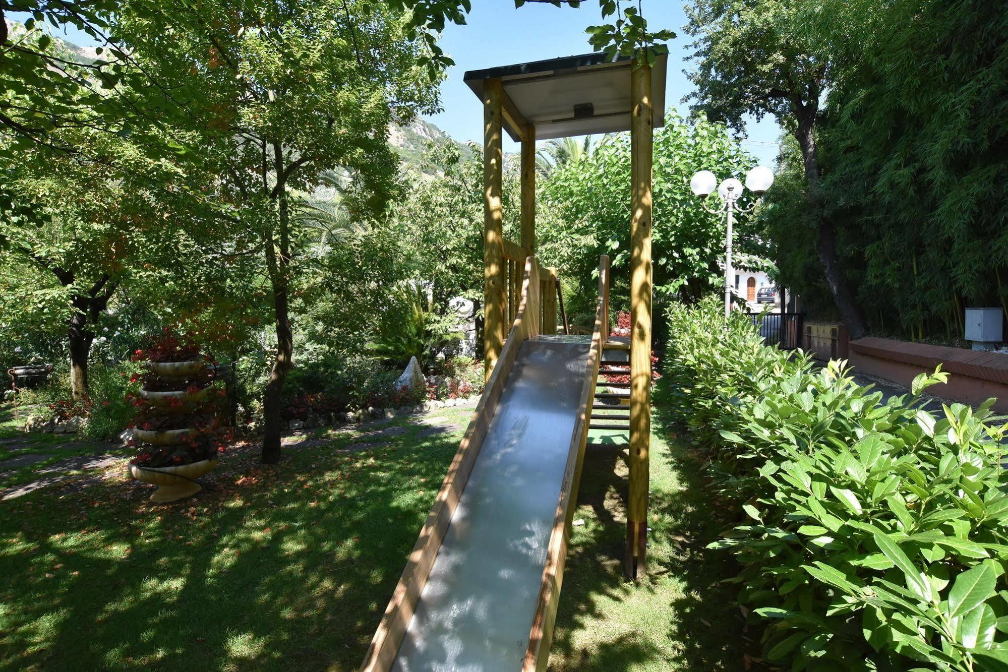 Des Reves Hotel 4*